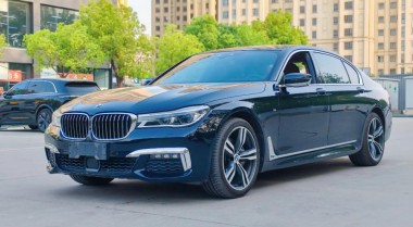 2017款中東版寶馬740Li現(xiàn)車十月促銷酬賓最低報價多少錢